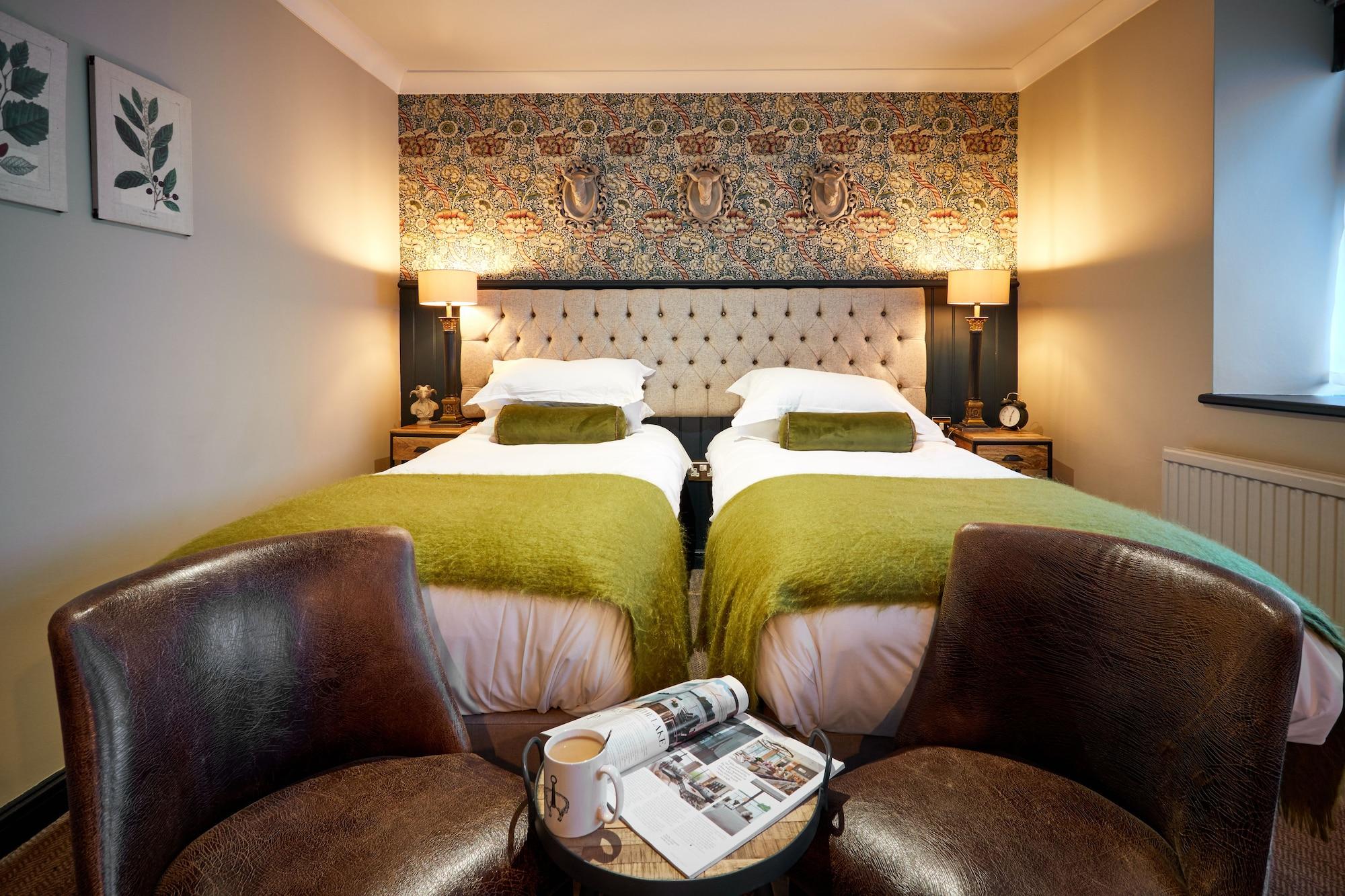 The Fleece At Cirencester Kültér fotó A room at The Swan