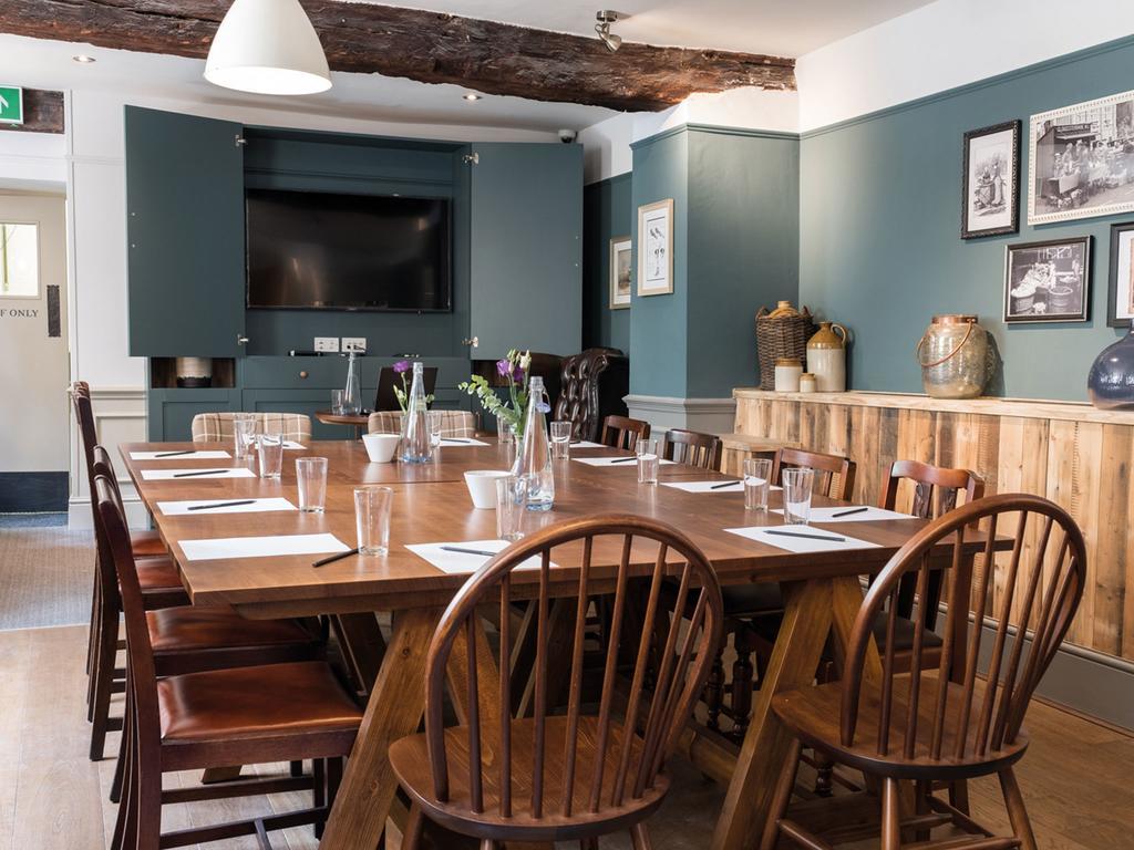 The Fleece At Cirencester Kültér fotó The dining room at the Old Parsonage