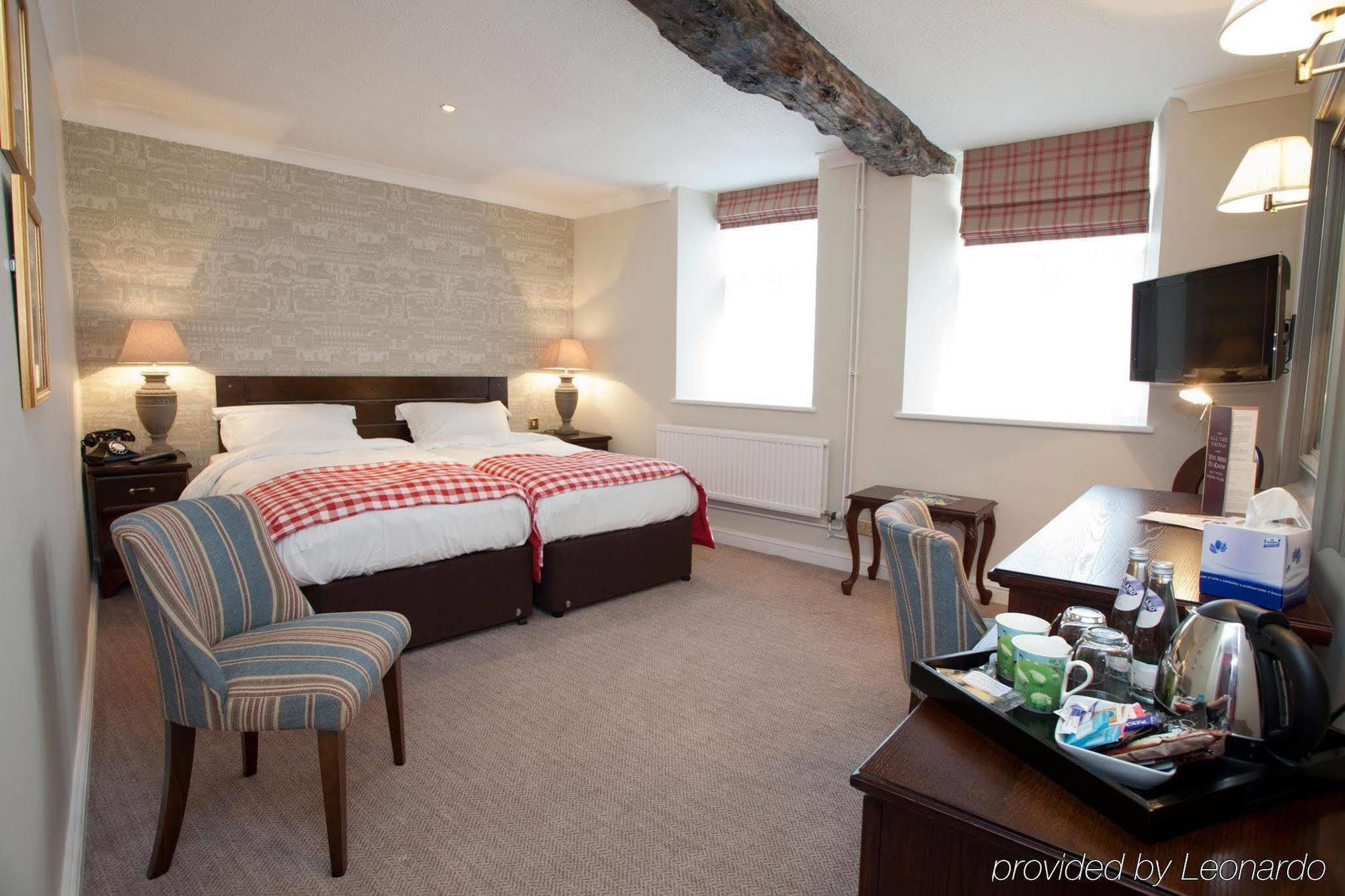 The Fleece At Cirencester Kültér fotó A room at the hotel