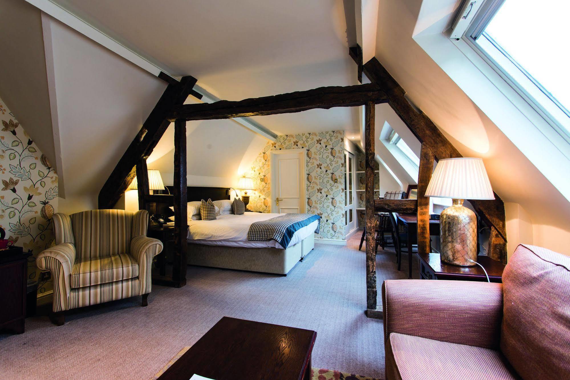 The Fleece At Cirencester Kültér fotó A suite at the hotel