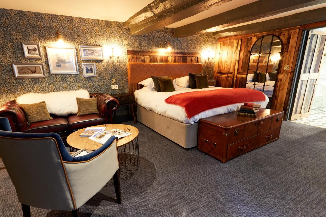 The Fleece At Cirencester Kültér fotó The hotel's interior